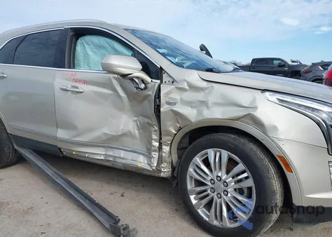 2017 Cadillac Xt5 Premium Luxury z USA, uszkodzony, nr VIN 1GYKNCRS6HZ109287